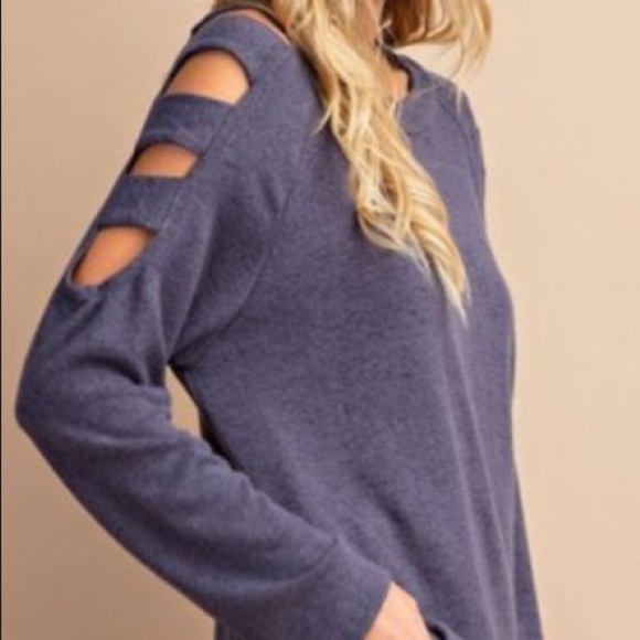 Tops - ❌SOLD❌👾LADDER CUT OUT SHOULDER TOP